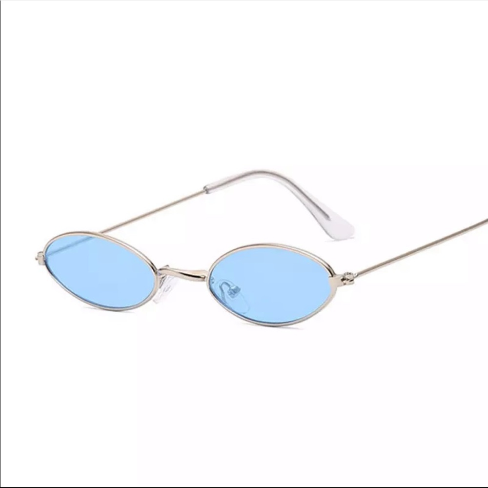 Glasses - Picture 2 of 4